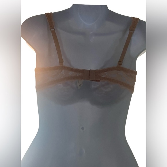 Jessica Simpson Lace Underwire Bra in Pink. Size 36C. NWT. - Picture 3 of 10